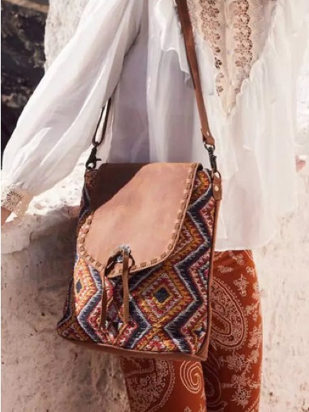 NWT Myra Peanut Brown Crossbody Bag